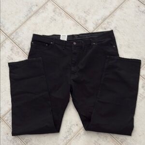 Wrangler Black Straight Jeans Classic Fit